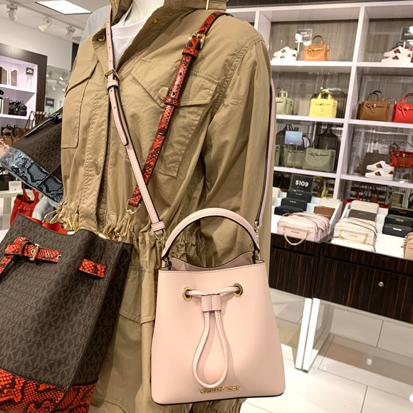Michael Kors Suri SM Bucket Crossbody - Picture 7 of 7